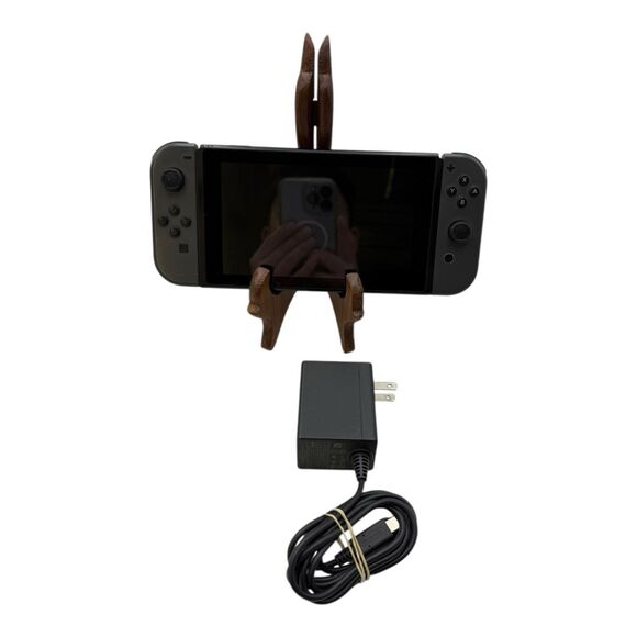 Nintendo Switch withGray Joy-Con (HAC-001-01) & Charger - Picture 1 of 7